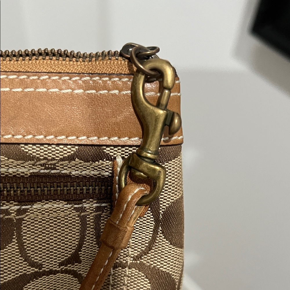 Vintage Y2K Coach Signature Brown and Tan Wristlet - Picture 7 of 8
